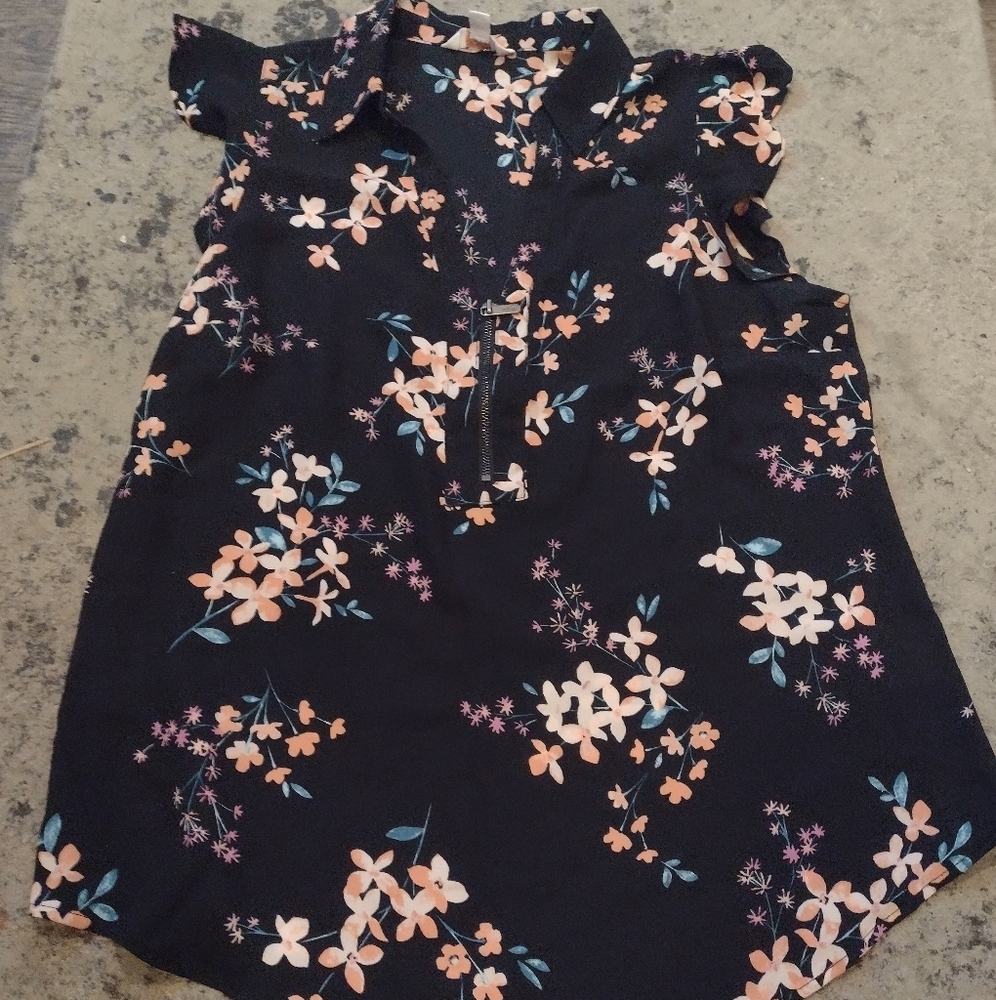 Candie's Black Floral Ruffled Blouse